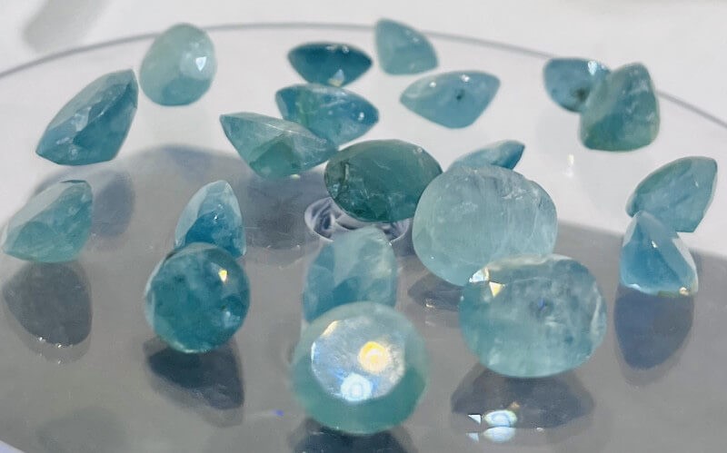 trang_suc_da_Grandidierite_1