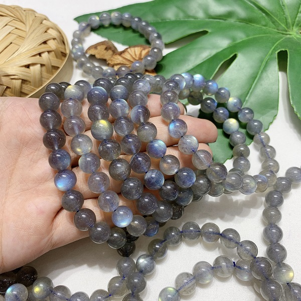 Nguồn gốc và lịch sử khai thác đá Labradorite