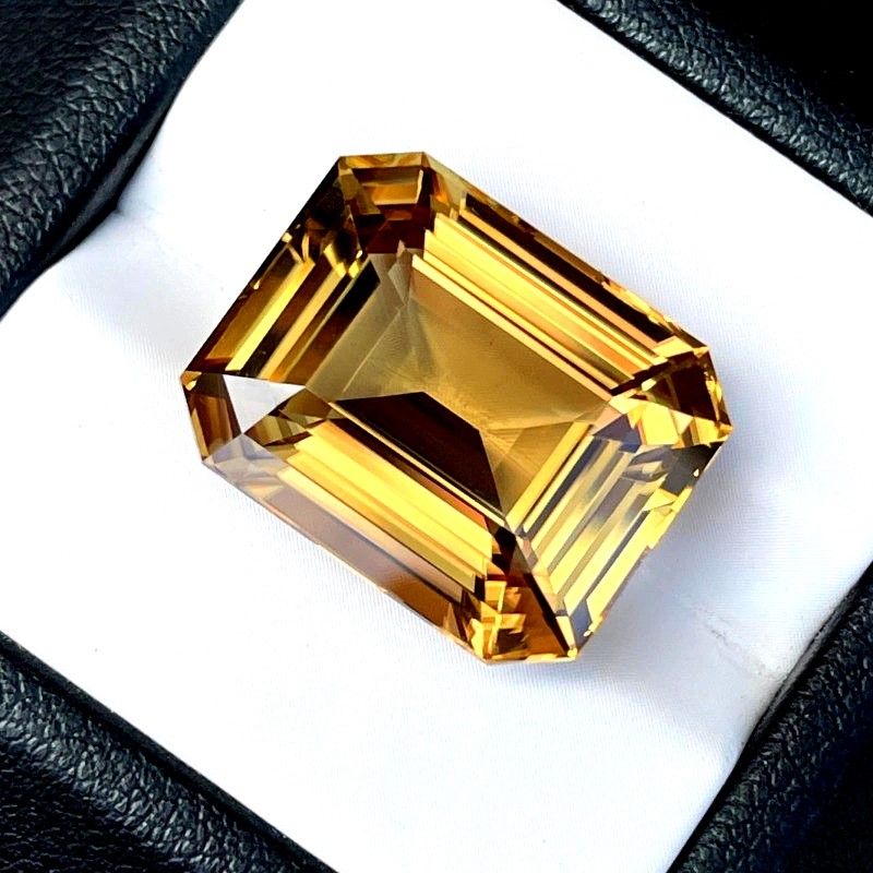 Trang sức đá Sinhalite – Vẻ đẹp huyền bí khơi nguồn từ đất cổ Sri Lanka