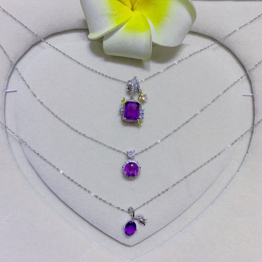 Amethyst: Khi vẻ đẹp thời trang gặp gỡ giá trị phong thủy