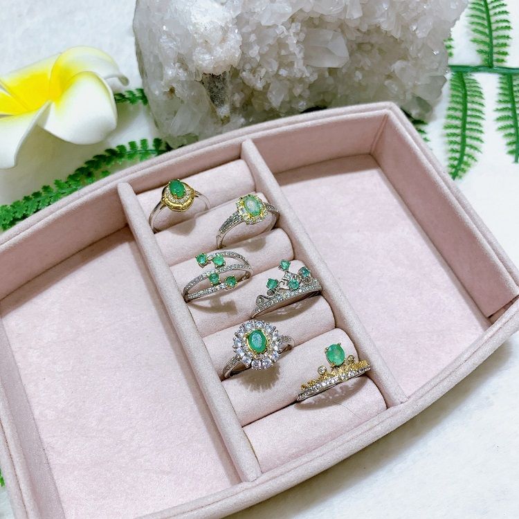 Trang sức bạc gắn đá emerald tự nhiên, mẫu mã đa dạng