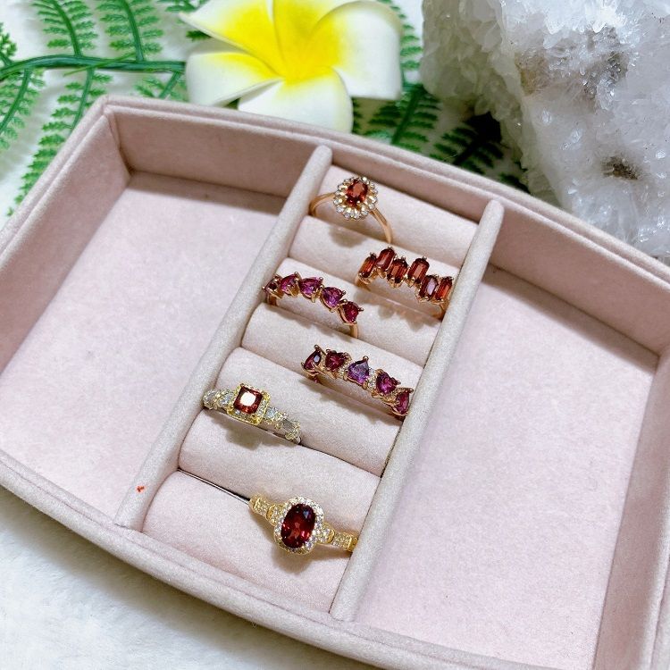 Trang sức bạc đá garnet đẹp tuyệt mỹ qua từng chi tiết