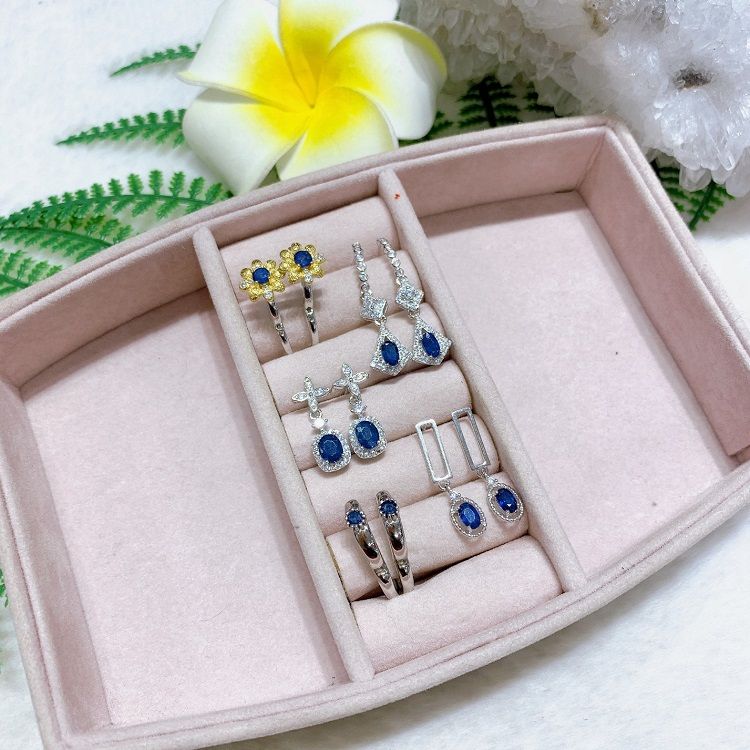 Trang sức bạc đá Sapphire tuyệt đẹp không tỳ vết