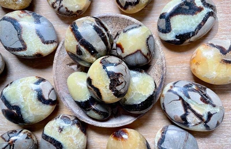 Trang sức đá Septarian – Vẻ đẹp của sự huyền bí