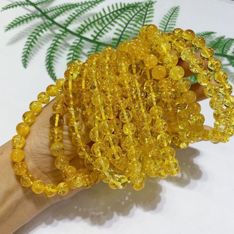 Vòng tay hổ phách vàng mật ong: Nét sang trọng vượt thời gian