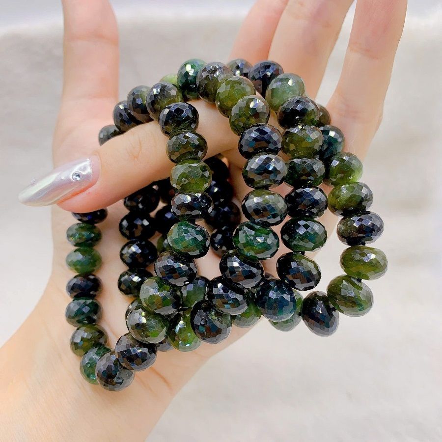 Vòng đá Sapphire – Sắc xanh huyền bí, tinh hoa của đất trời