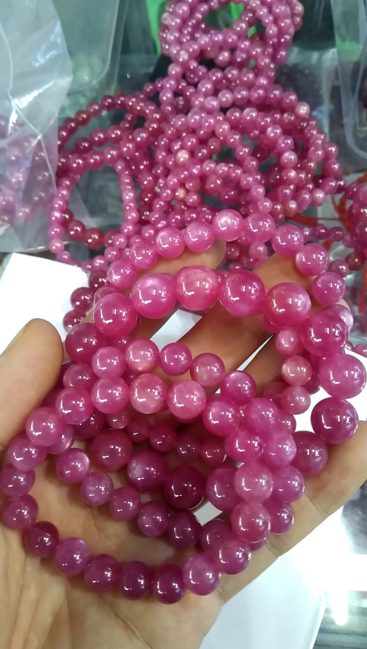 ban-si-vong-ruby-hong-tuoi-dep-anh-sao