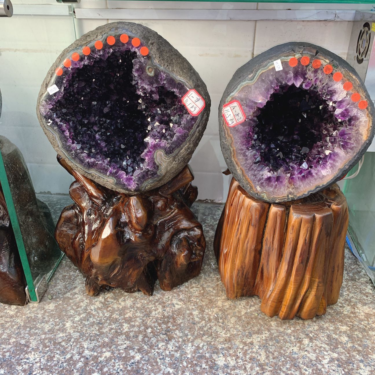 ban-si-hang-da-thach-anh-tim-cao-cap-saja