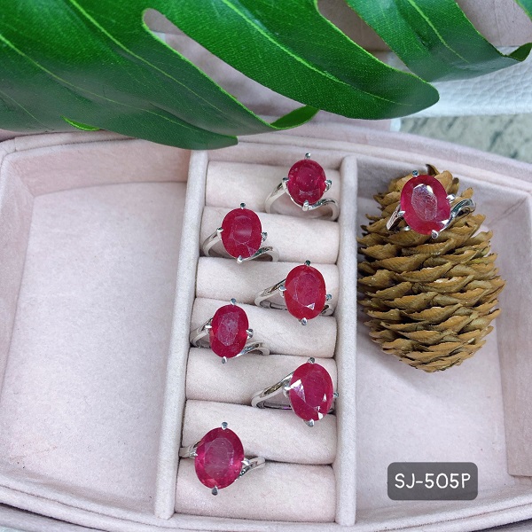 chuyen-si-nhan-bac-gan-da-ruby-cao-cap