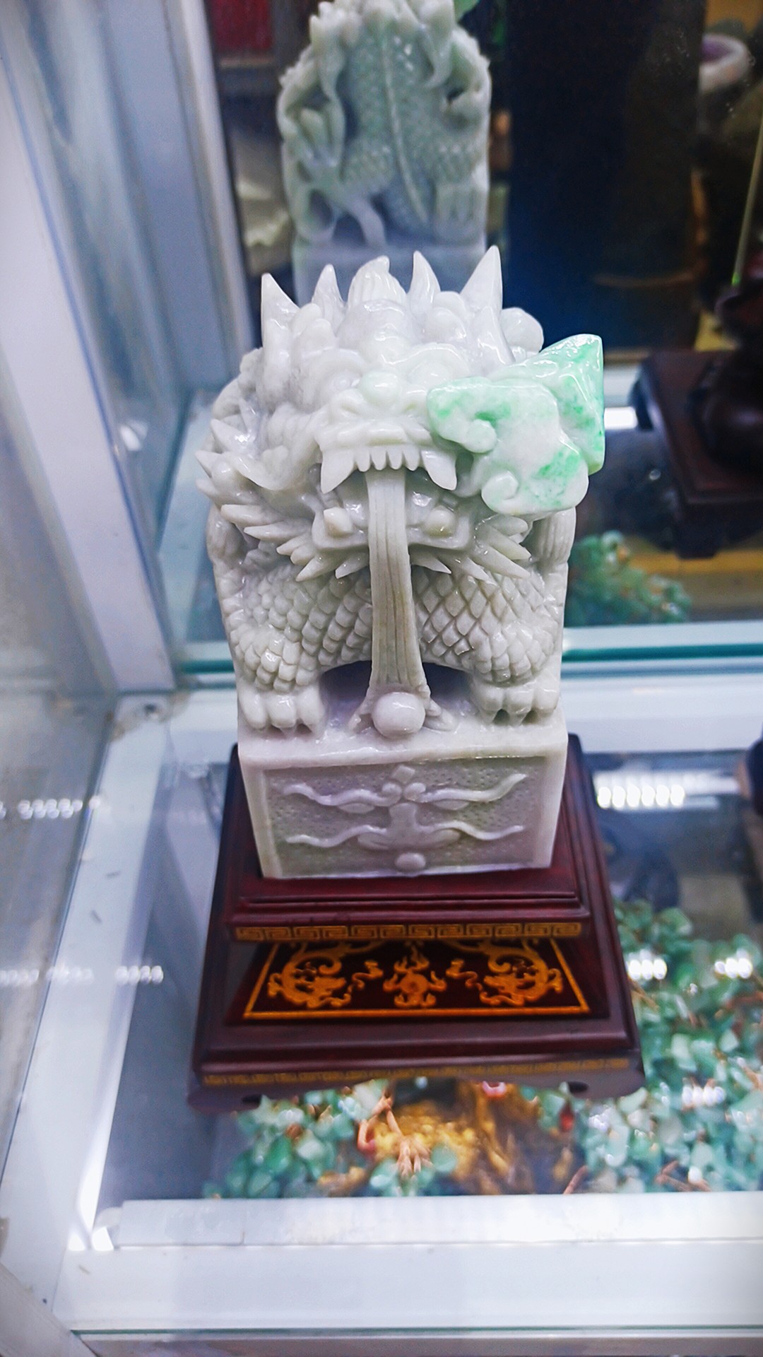 chuyen-si-an-rong-da-cam-thach-a-cao-cap