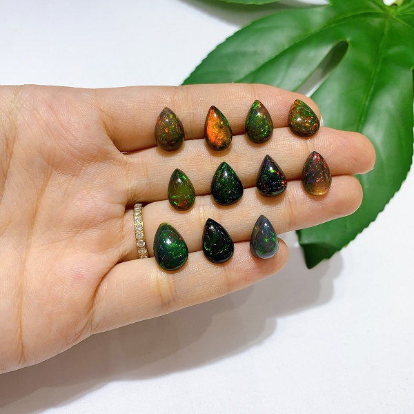 mat-da-opal-den-lua-ngu-sac