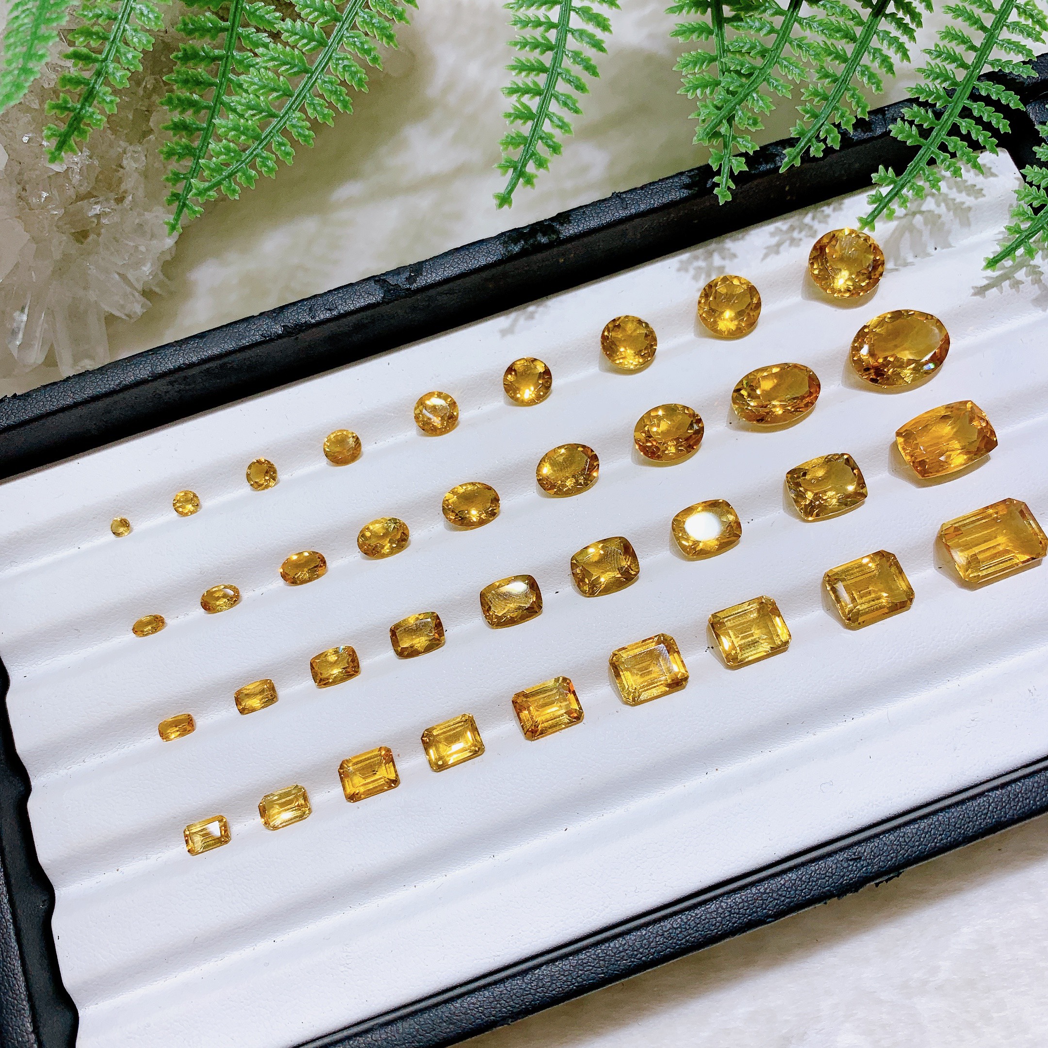 ban-si-mat-da-citrine-5a-du-sizehinh-dang