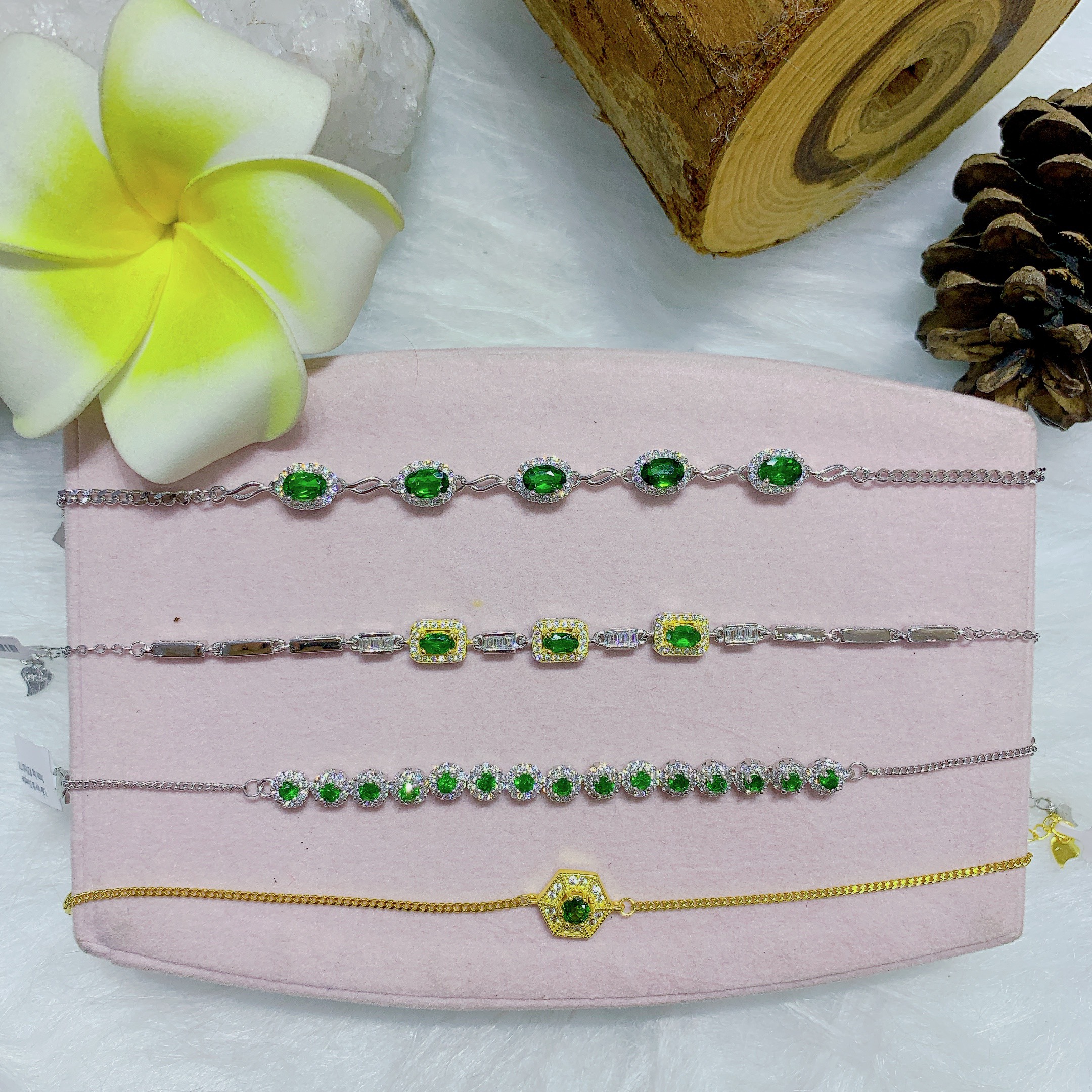 ban-si-lac-tay-da-diopside-gan-bac-925
