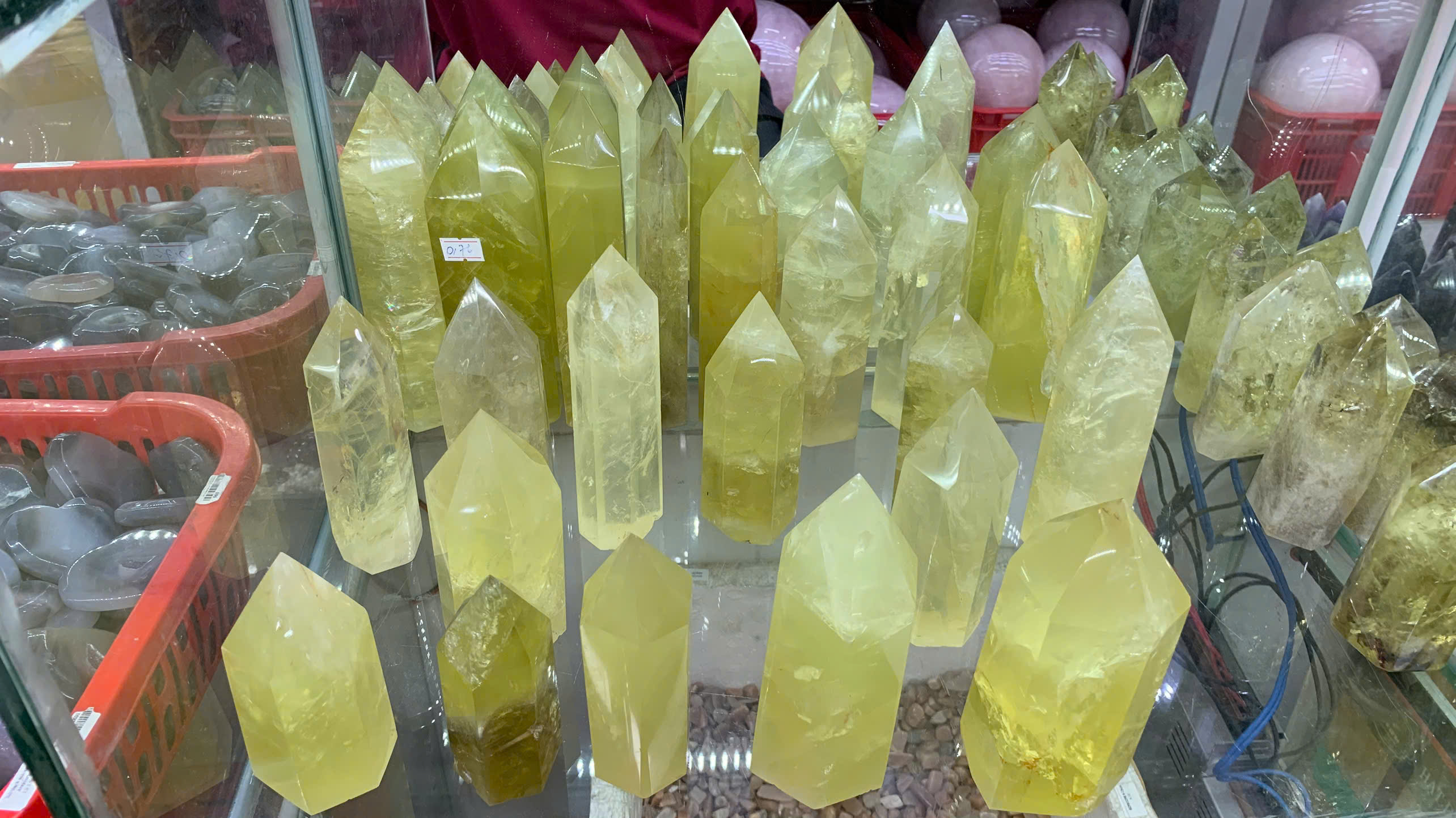 lo-tru-thach-anh-vang-tu-nhien-2a