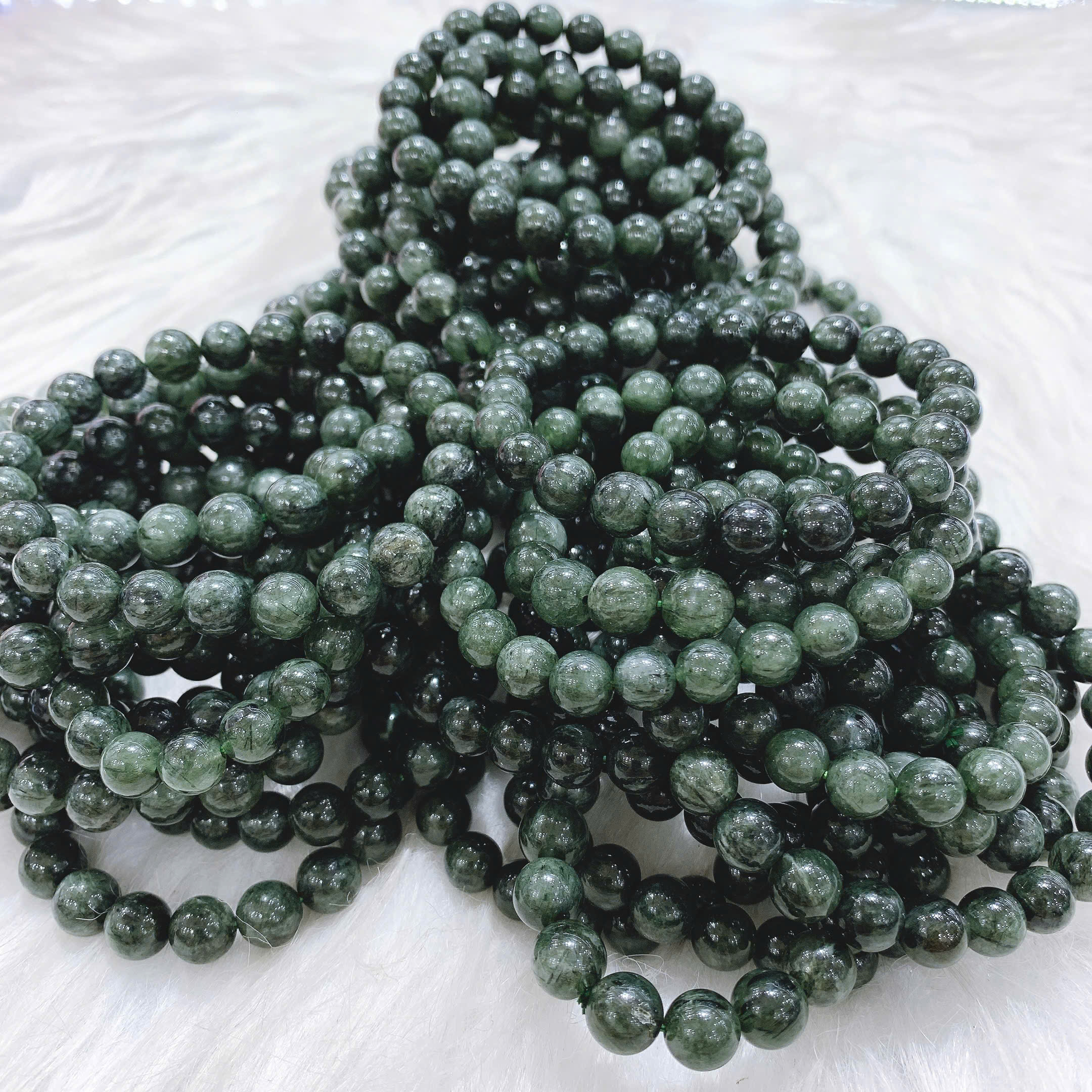 chuyen-si-vong-tay-da-thach-anh-toc-xanh-2a