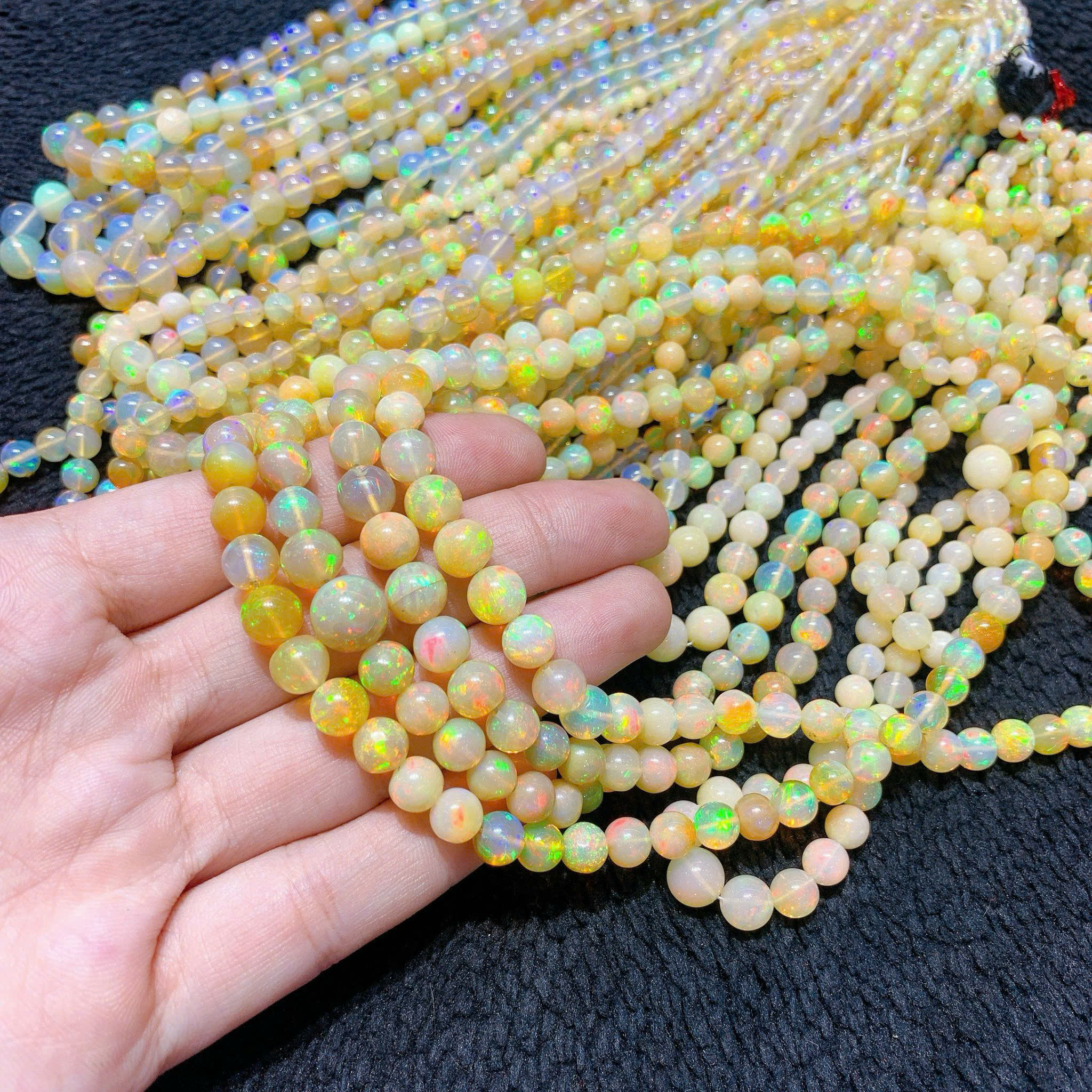 lo-vong-chuoi-opal-thien-nhien-anh-vang-chat-luong-5a