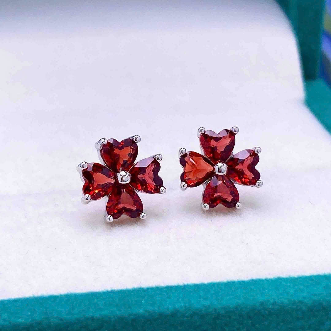 hang-moi-bong-tai-da-ganet-gan-bac-925