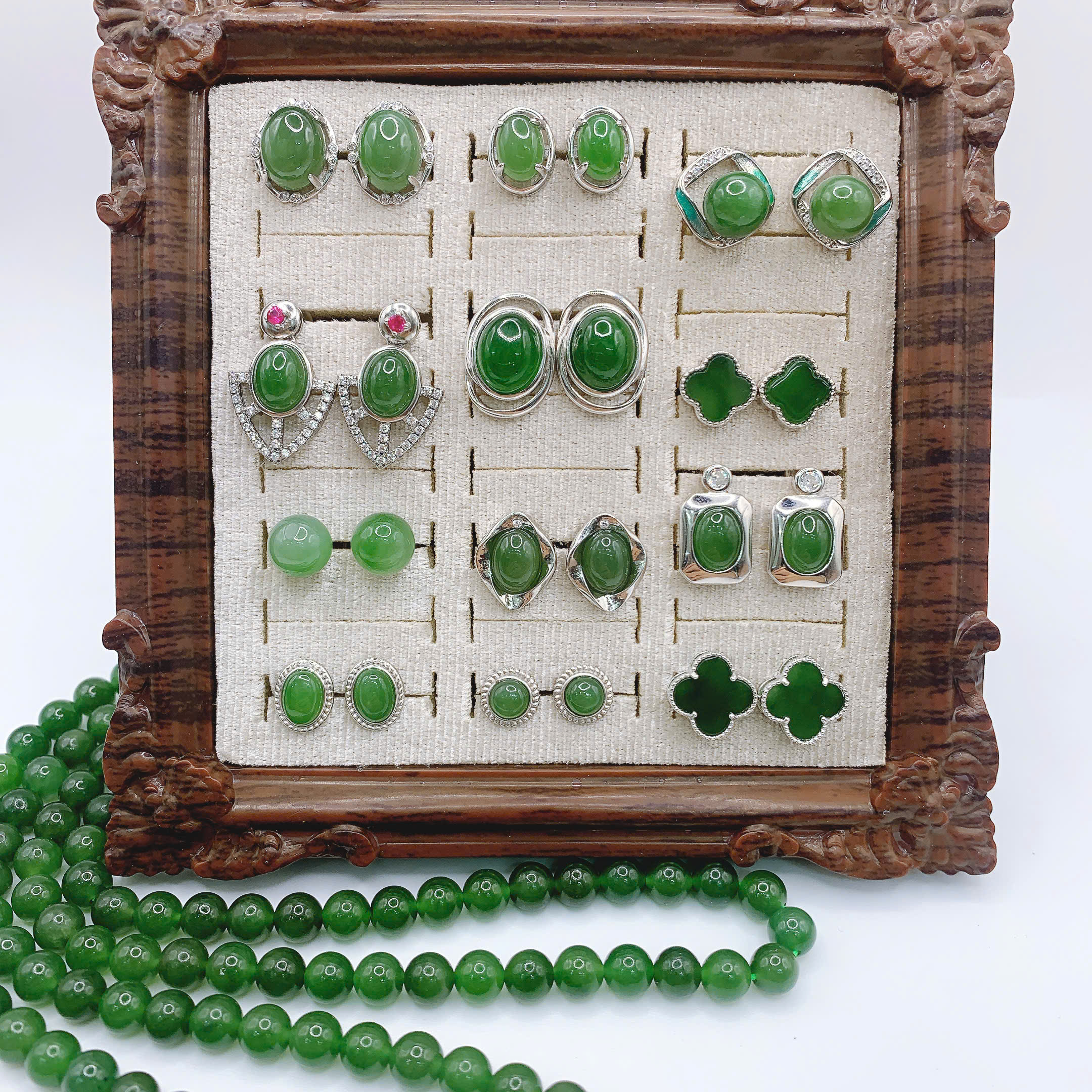 hang-moi-bong-tai-ngoc-bich