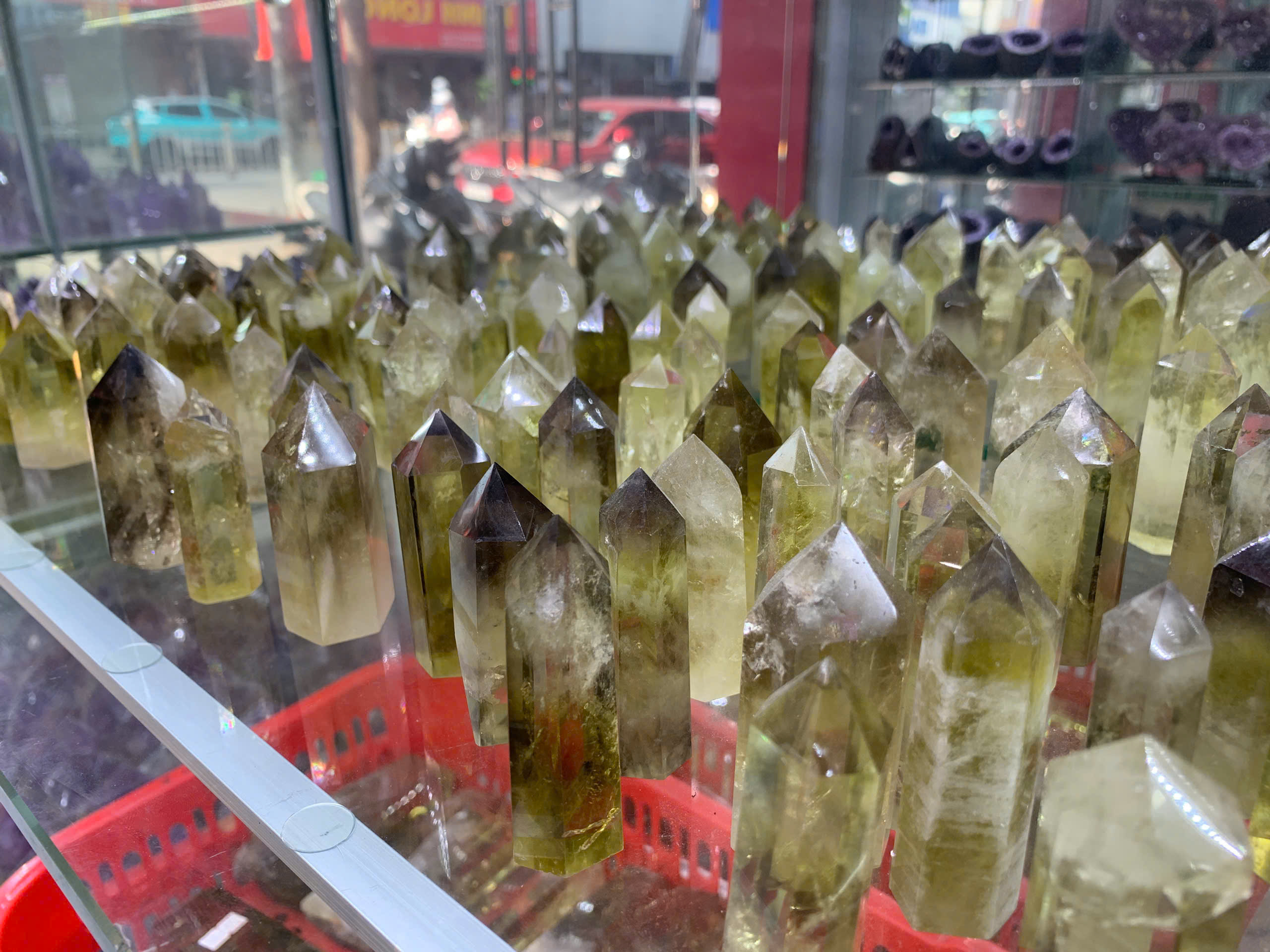 saja-xuat-xuong-lo-tru-thach-anh-vang-10cm-4a